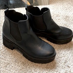 Chunky Black Chelsea Boots